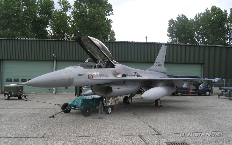 F-16AM J-627 323sqn